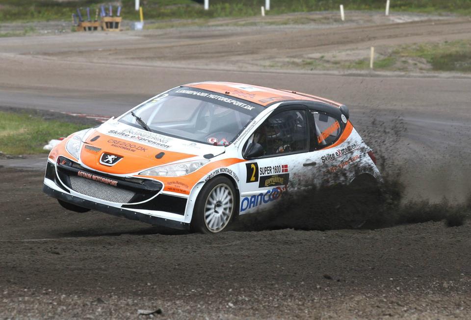 Ulrik Linnemann har deltaget i EM Super 1600-klassen siden 2009 med sin Peugeot 207 – ”Agnes”. Der arbejdes målrettet på at realisere drømmescenariet: at kæmpe om EM-titlen i 2013!
(Foto: Linnemann Motorsport)
